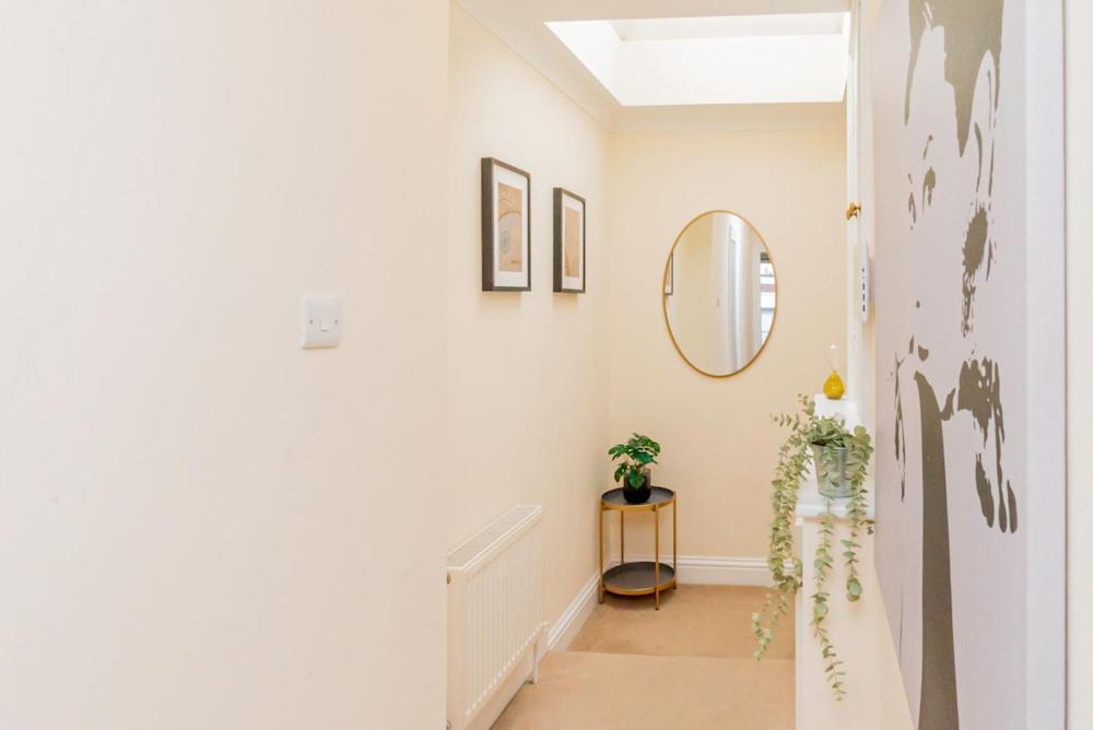 Beautiful Top-floor 2-bedroom Flat In Battersea With Private Balcony & Scenic Views Apartment *